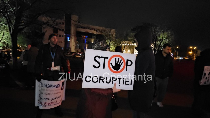 foto video un nou protest in fata prefecturii judetului constanta justitie nu prescriptie 921016 foto video un nou protest in fata prefecturii judetului constanta justitie nu prescriptie 921016