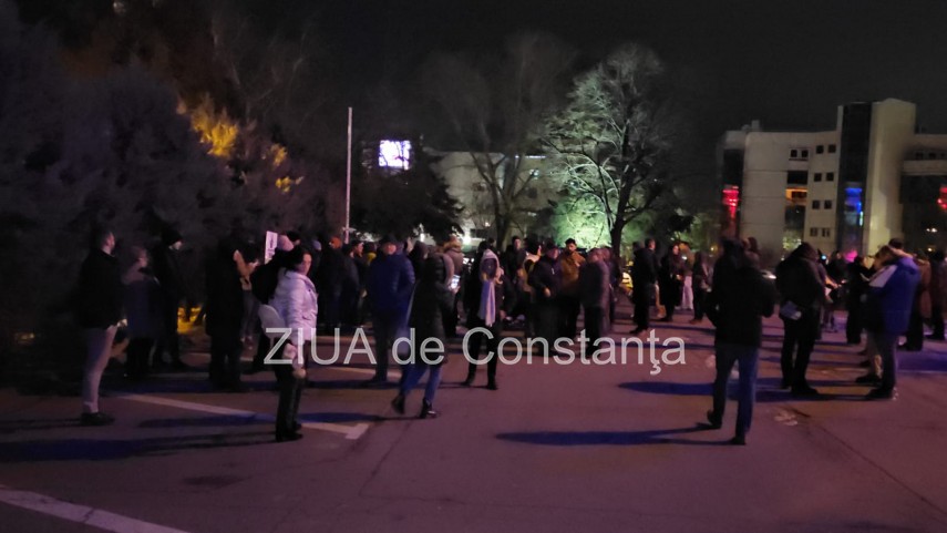 foto video un nou protest in fata prefecturii judetului constanta justitie nu prescriptie 921016 foto video un nou protest in fata prefecturii judetului constanta justitie nu prescriptie 921016