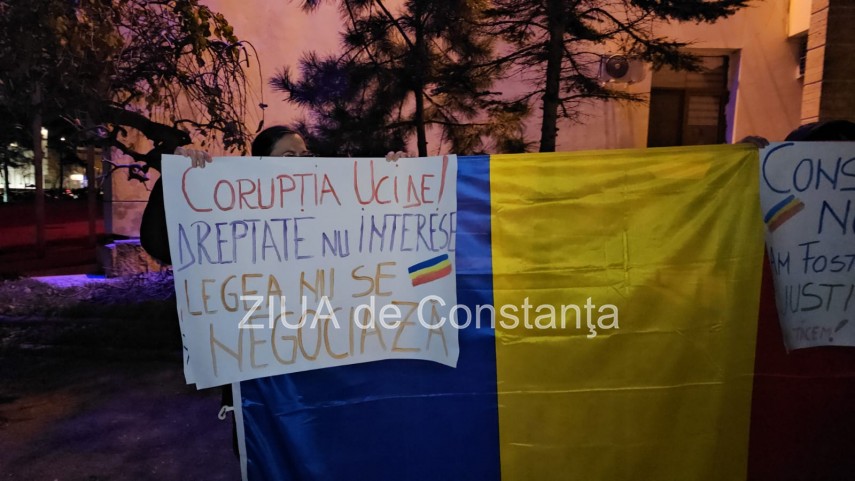 foto video un nou protest in fata prefecturii judetului constanta justitie nu prescriptie 921016 foto video un nou protest in fata prefecturii judetului constanta justitie nu prescriptie 921016