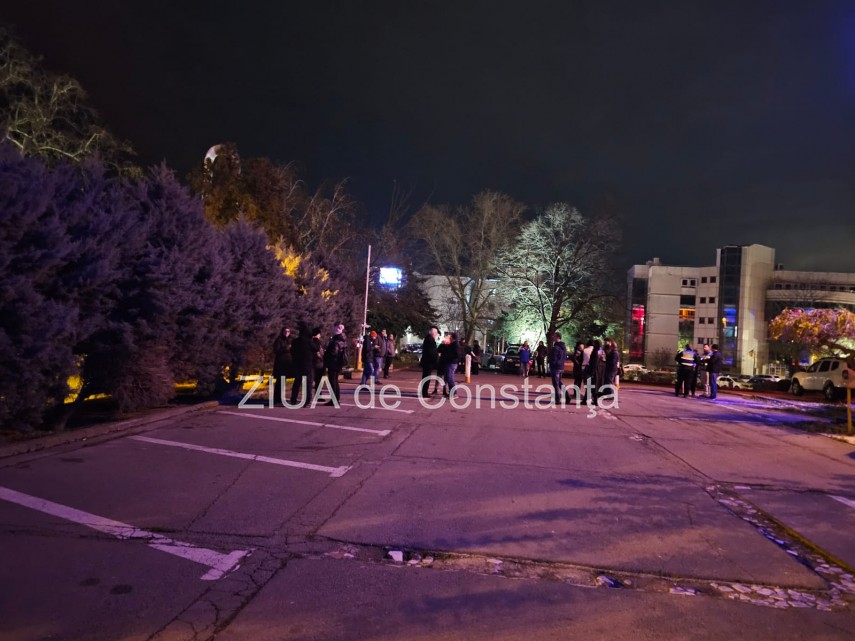 foto video un nou protest in fata prefecturii judetului constanta justitie nu prescriptie 921016 foto video un nou protest in fata prefecturii judetului constanta justitie nu prescriptie 921016