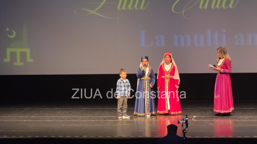 live text foto video sarbatoarea etniei tatare din romania marcata printr un spectacol festiv la constanta live text foto video sarbatoarea etniei tatare din romania marcata printr un spectacol festiv la constanta