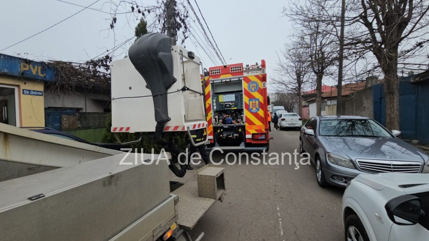 incendiu la o locuinta de pe strada ostrov din constanta pompierii intervin la fata locului 921061 incendiu la o locuinta de pe strada ostrov din constanta pompierii intervin la fata locului 921061