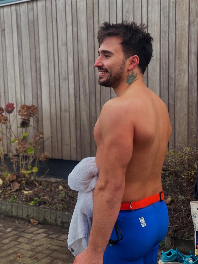 inot in ape inghetate cristian tranulea din constanta opt medalii de aur in primele doua etape ale cupei inot in ape inghetate cristian tranulea din constanta opt medalii de aur in primele doua etape ale cupei