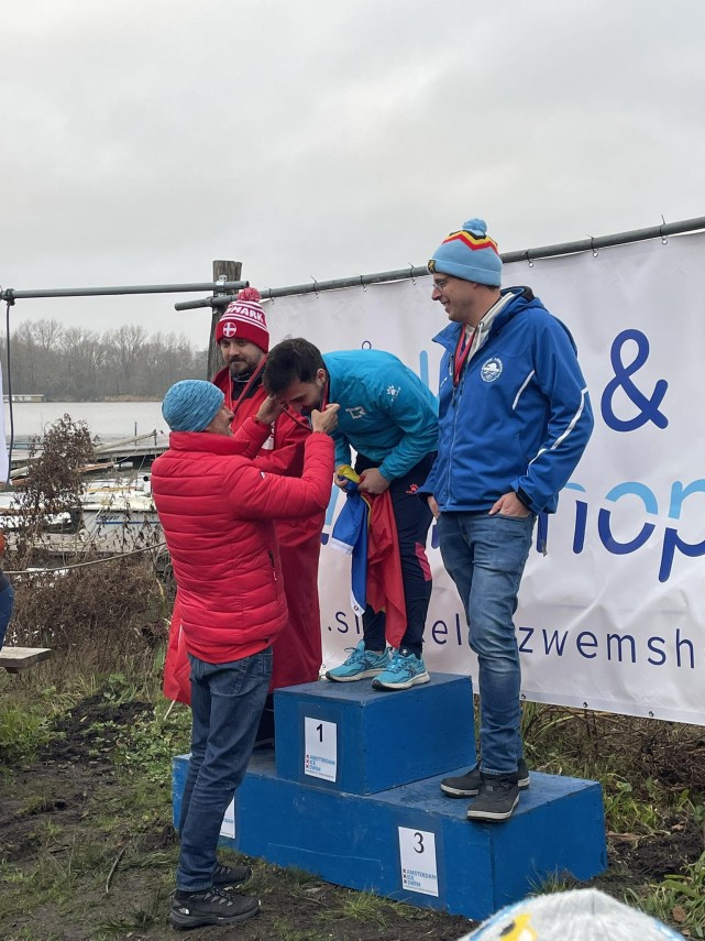 inot in ape inghetate cristian tranulea din constanta opt medalii de aur in primele doua etape ale cupei inot in ape inghetate cristian tranulea din constanta opt medalii de aur in primele doua etape ale cupei