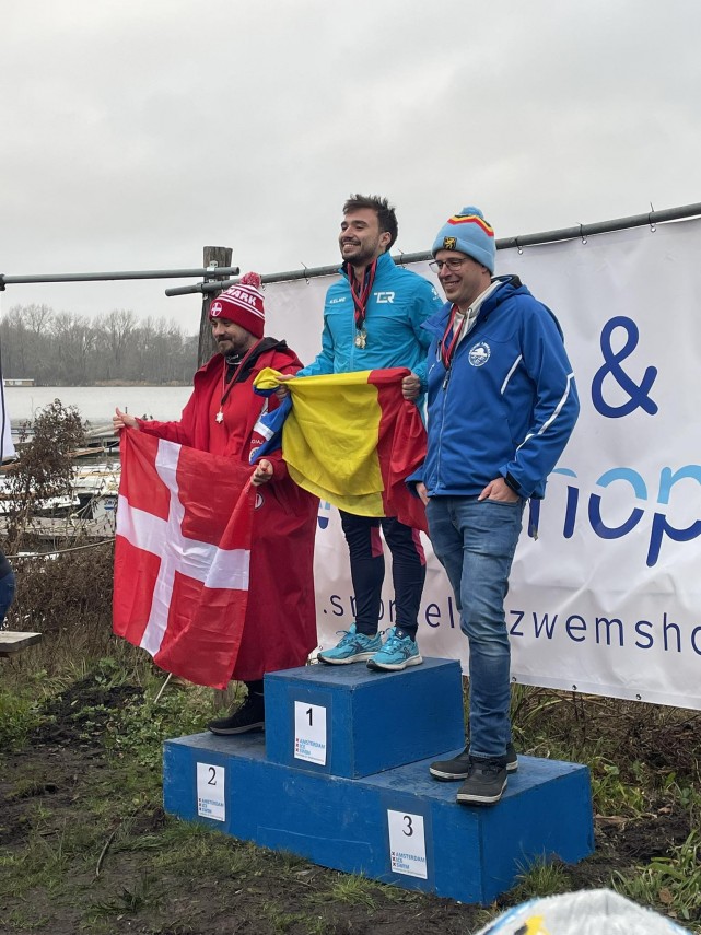 inot in ape inghetate cristian tranulea din constanta opt medalii de aur in primele doua etape ale cupei inot in ape inghetate cristian tranulea din constanta opt medalii de aur in primele doua etape ale cupei