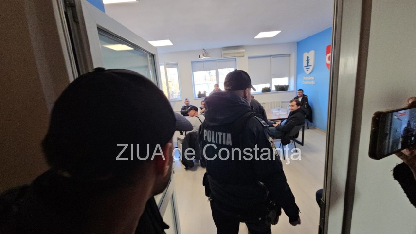 protest ct bus constanta politistii si jandarmii sunt prezenti la fata locului 921325 protest ct bus constanta politistii si jandarmii sunt prezenti la fata locului 921325