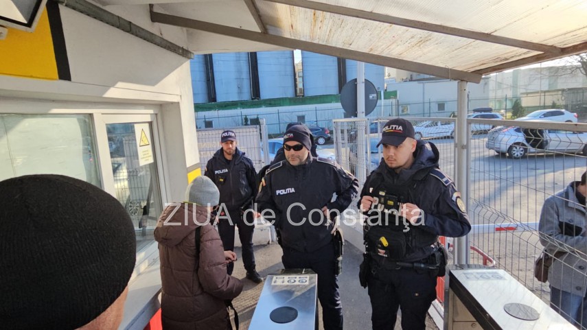 protest ct bus constanta politistii si jandarmii sunt prezenti la fata locului 921325 protest ct bus constanta politistii si jandarmii sunt prezenti la fata locului 921325