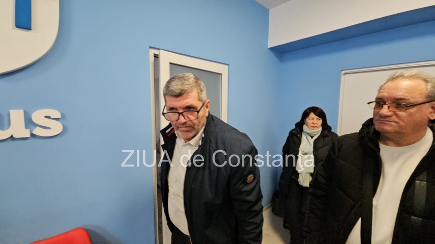 live video protest spontan la ct bus constanta angajatii au intrat in biroul conducerii si cer demisia live video protest spontan la ct bus constanta angajatii au intrat in biroul conducerii si cer demisia