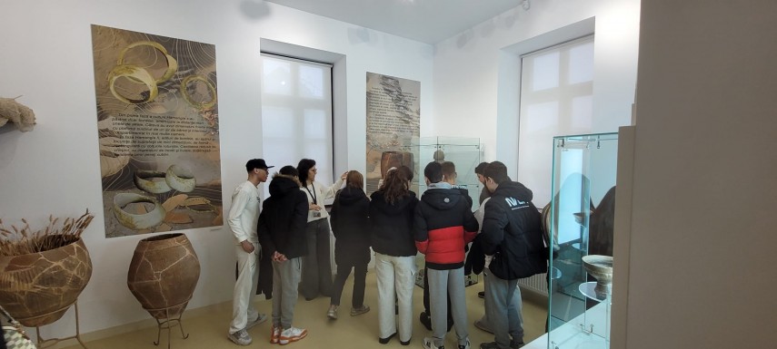 foto mina constanta elevii liceului tehnologic axiopolis din cernavoda in vizita educativa la muzeul foto mina constanta elevii liceului tehnologic axiopolis din cernavoda in vizita educativa la muzeul