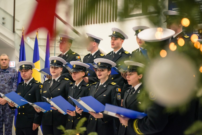 stiri constanta foto spiritul craciunului a adus militarii si copiii lor impreuna la statul major al stiri constanta foto spiritul craciunului a adus militarii si copiii lor impreuna la statul major al