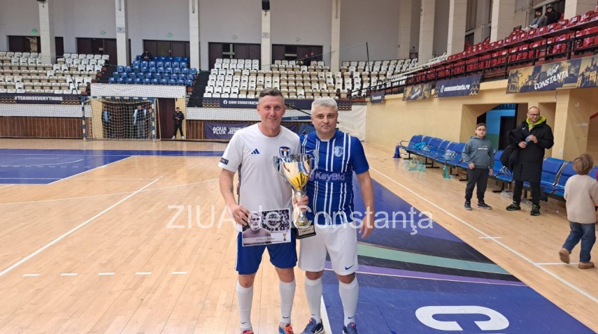 Daniel Chiriță (Petrolul Old-Boys) și Stelian Carabaș. Sursa foto: ZIUA de Constanța