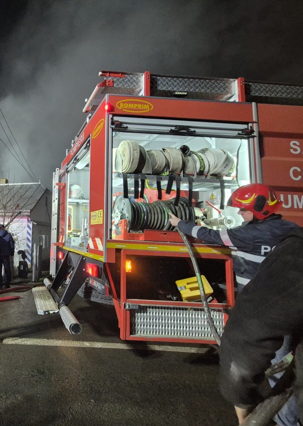 foto tragedie inainte de craciun in judetul suceava un barbat a ars de viu in incendiu ce i a mistuit foto tragedie inainte de craciun in judetul suceava un barbat a ars de viu in incendiu ce i a mistuit