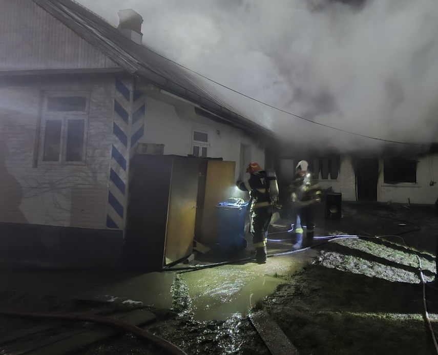 foto tragedie inainte de craciun in judetul suceava un barbat a ars de viu in incendiu ce i a mistuit foto tragedie inainte de craciun in judetul suceava un barbat a ars de viu in incendiu ce i a mistuit