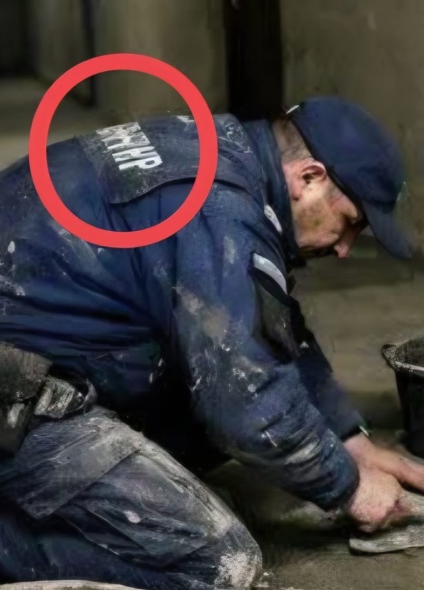 foto jandarmeria romana imagine falsa cu jandarmi la munca distribuita online fotografia este generata foto jandarmeria romana imagine falsa cu jandarmi la munca distribuita online fotografia este generata