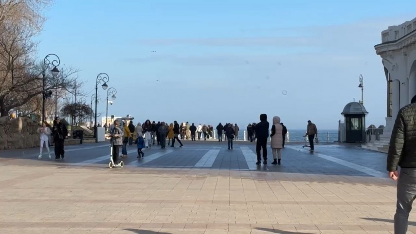 foto video vremea frumoasa a scos constantenii la plimbare de sf ioan pe faleza cazinoului din constanta foto video vremea frumoasa a scos constantenii la plimbare de sf ioan pe faleza cazinoului din constanta