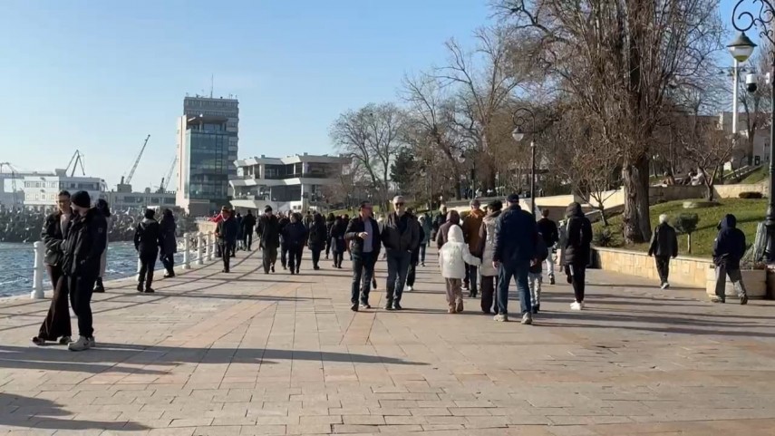 foto video vremea frumoasa a scos constantenii la plimbare de sf ioan pe faleza cazinoului din constanta foto video vremea frumoasa a scos constantenii la plimbare de sf ioan pe faleza cazinoului din constanta