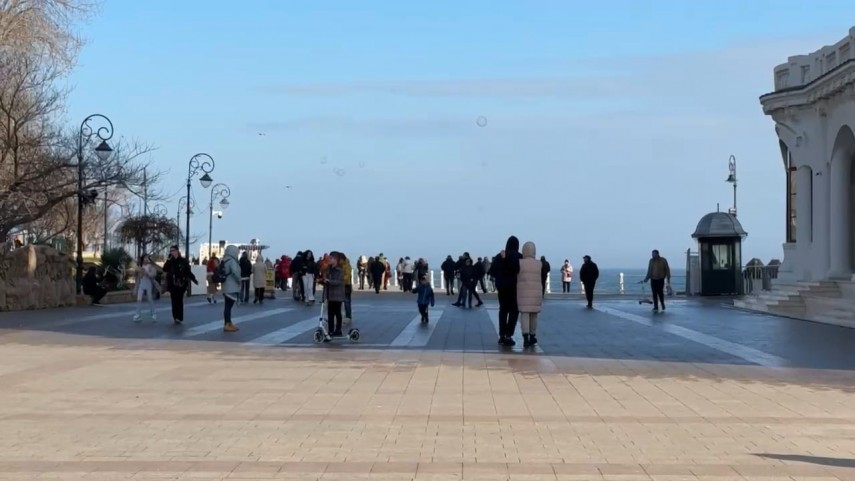 foto video vremea frumoasa a scos constantenii la plimbare de sf ioan pe faleza cazinoului din constanta foto video vremea frumoasa a scos constantenii la plimbare de sf ioan pe faleza cazinoului din constanta
