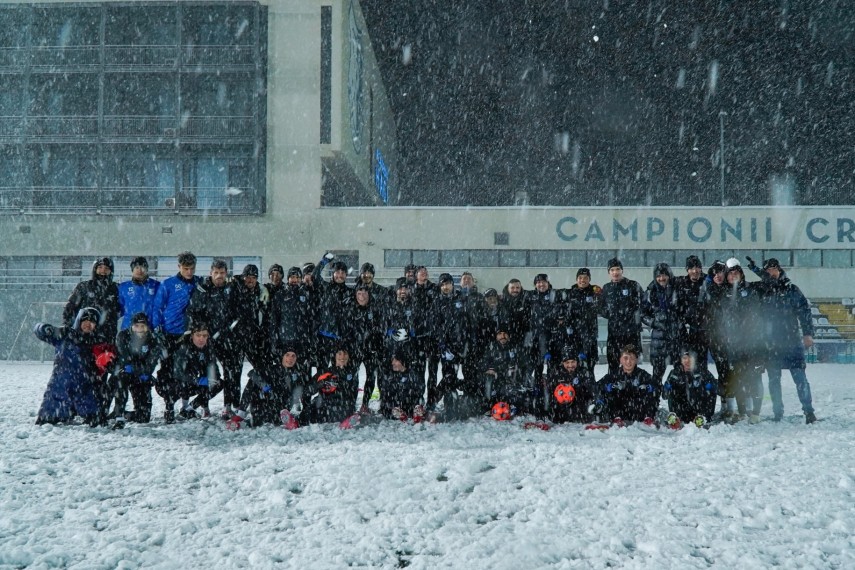 farul constanta antrenament in decor hibernal combinatia perfecta zapada zambete si fotbal galerie foto farul constanta antrenament in decor hibernal combinatia perfecta zapada zambete si fotbal galerie foto