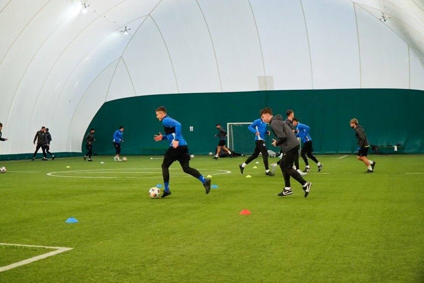 farul constanta antrenament in decor hibernal combinatia perfecta zapada zambete si fotbal galerie foto farul constanta antrenament in decor hibernal combinatia perfecta zapada zambete si fotbal galerie foto