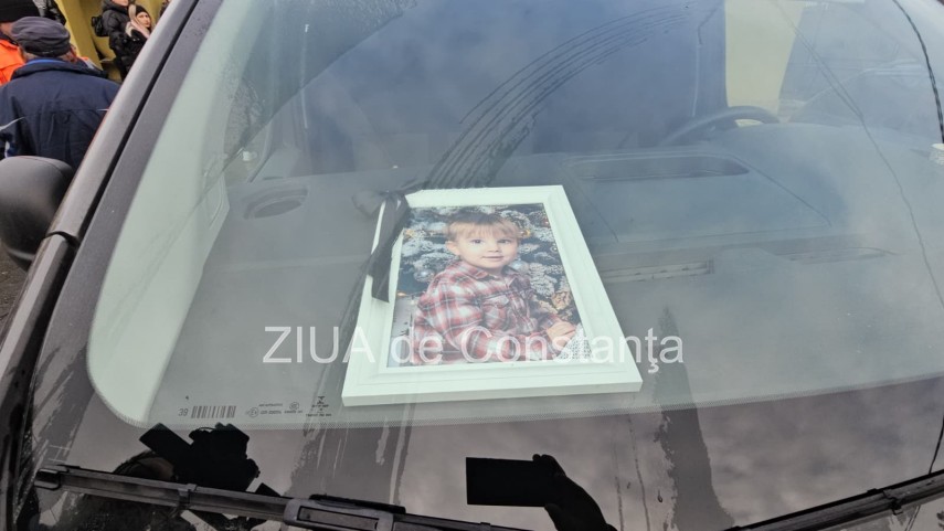 foto video denis gabriel baietelul decedat dupa ce a suferit complicatii in urma unei interventii la foto video denis gabriel baietelul decedat dupa ce a suferit complicatii in urma unei interventii la