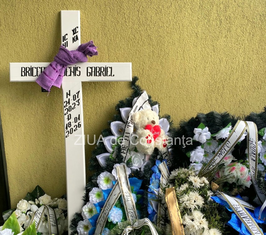 foto video denis gabriel baietelul decedat dupa ce a suferit complicatii in urma unei interventii la foto video denis gabriel baietelul decedat dupa ce a suferit complicatii in urma unei interventii la