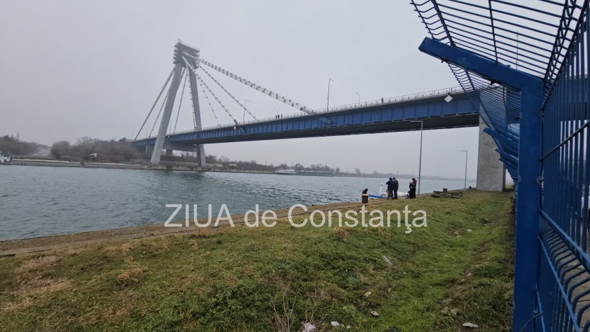 foto video o persoana s ar fi aruncat de pe podul de la agigea judetul constanta 925094 foto video o persoana s ar fi aruncat de pe podul de la agigea judetul constanta 925094