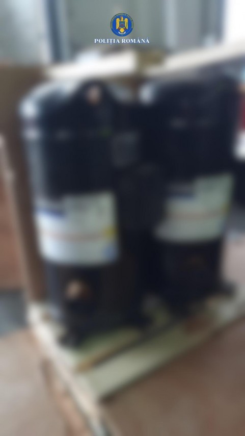 ce au descoperit politistii intr un container sosit din china in portul constanta foto 925117 ce au descoperit politistii intr un container sosit din china in portul constanta foto 925117