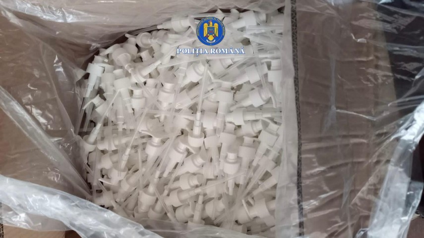 ce au descoperit politistii intr un container sosit din china in portul constanta foto 925117 ce au descoperit politistii intr un container sosit din china in portul constanta foto 925117