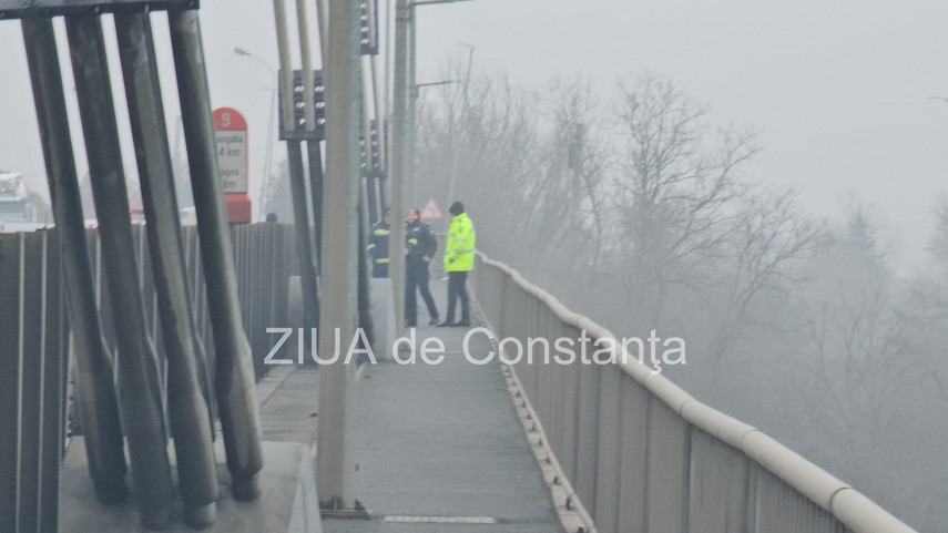 foto video o persoana s ar fi aruncat de pe podul de la agigea judetul constanta 925094 foto video o persoana s ar fi aruncat de pe podul de la agigea judetul constanta 925094