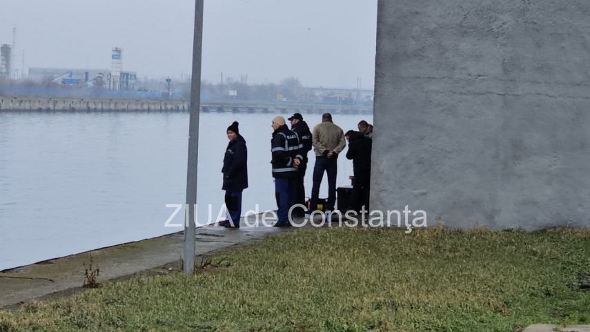 cautarile fetei care ar fi cazut de pe podul de la agigea in canalul dunare marea neagra reluate de salvatorii cautarile fetei care ar fi cazut de pe podul de la agigea in canalul dunare marea neagra reluate de salvatorii