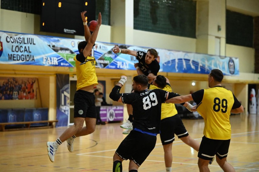 handbal cs medgidia al doilea succes din acest an victorie frumoasa in fata suporterilor galerie foto handbal cs medgidia al doilea succes din acest an victorie frumoasa in fata suporterilor galerie foto