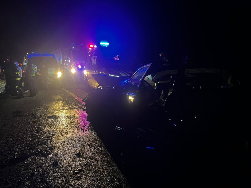 foto planul rosu de interventie activat dupa un accident rutier pe dj 106 cu sapte persoane implicate foto planul rosu de interventie activat dupa un accident rutier pe dj 106 cu sapte persoane implicate