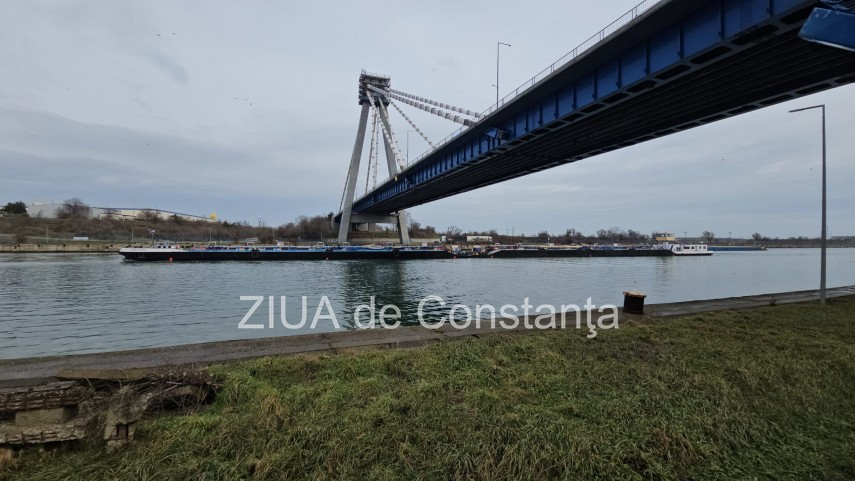 foto video cautarile fetei care ar fi cazut de pe podul de la agigea in canalul dunare marea neagra reluate foto video cautarile fetei care ar fi cazut de pe podul de la agigea in canalul dunare marea neagra reluate