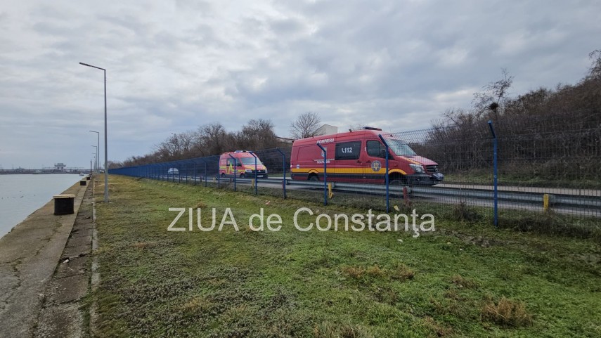 foto video cautarile fetei care ar fi cazut de pe podul de la agigea in canalul dunare marea neagra reluate foto video cautarile fetei care ar fi cazut de pe podul de la agigea in canalul dunare marea neagra reluate