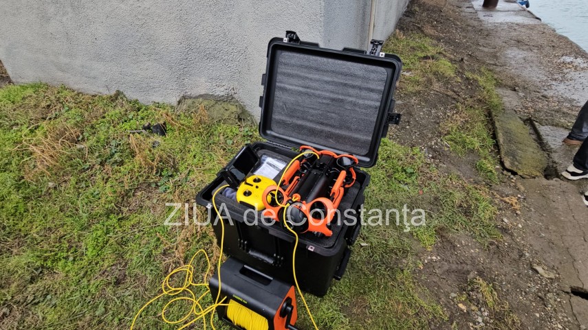 foto video cautarile fetei care ar fi cazut de pe podul de la agigea in canalul dunare marea neagra reluate foto video cautarile fetei care ar fi cazut de pe podul de la agigea in canalul dunare marea neagra reluate