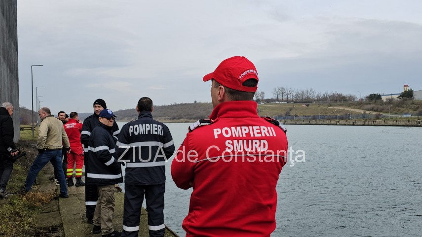 foto video cautarile fetei care ar fi cazut de pe podul de la agigea in canalul dunare marea neagra reluate foto video cautarile fetei care ar fi cazut de pe podul de la agigea in canalul dunare marea neagra reluate