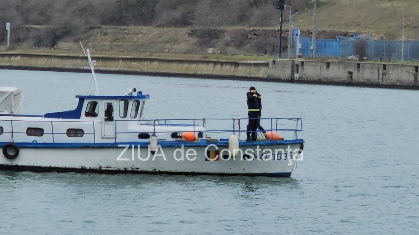 foto video cautarile fetei care ar fi cazut de pe podul de la agigea in canalul dunare marea neagra reluate foto video cautarile fetei care ar fi cazut de pe podul de la agigea in canalul dunare marea neagra reluate