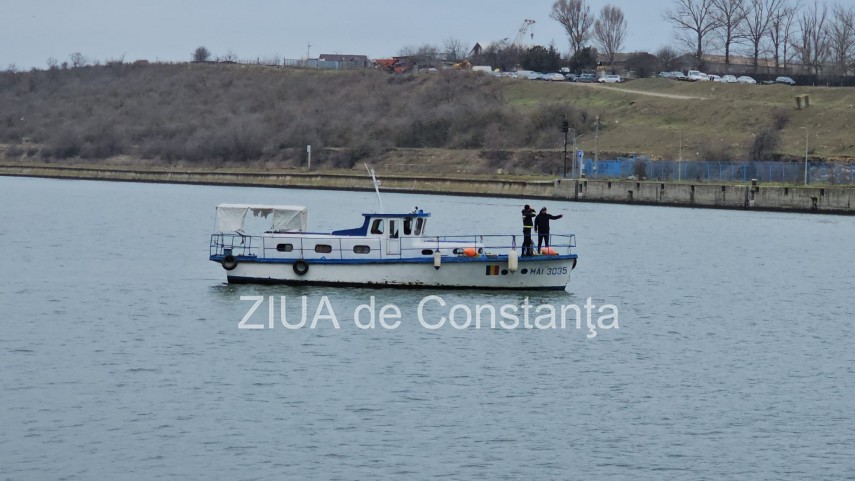 foto video cautarile fetei care ar fi cazut de pe podul de la agigea in canalul dunare marea neagra reluate foto video cautarile fetei care ar fi cazut de pe podul de la agigea in canalul dunare marea neagra reluate