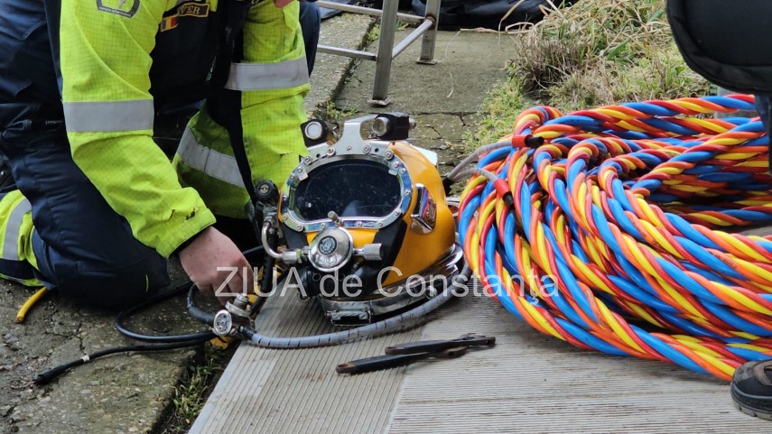 foto video cautarile fetei care ar fi cazut de pe podul de la agigea in canalul dunare marea neagra reluate foto video cautarile fetei care ar fi cazut de pe podul de la agigea in canalul dunare marea neagra reluate