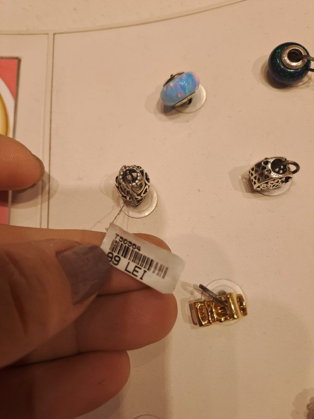 foto de la alimente alterate la jucarii periculoase ce au descoperit comisarii anpc in urma controalelor foto de la alimente alterate la jucarii periculoase ce au descoperit comisarii anpc in urma controalelor