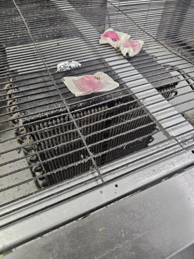 foto de la alimente alterate la jucarii periculoase ce au descoperit comisarii anpc in urma controalelor foto de la alimente alterate la jucarii periculoase ce au descoperit comisarii anpc in urma controalelor