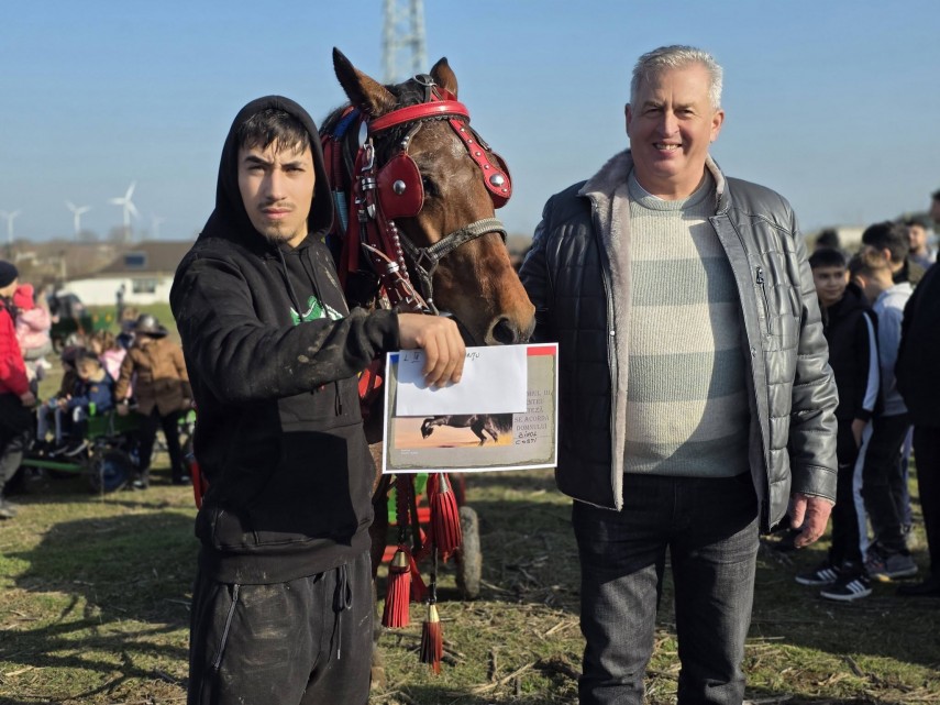stiri constanta foto traditia botezului cailor celebrata cu fast in comuna nicolae balcescu de boboteaza stiri constanta foto traditia botezului cailor celebrata cu fast in comuna nicolae balcescu de boboteaza