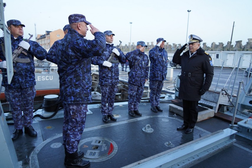 foto vanatorul de mine m 270 sublocotenent ion ghiculescu a plecat din portul militar constanta in misiune foto vanatorul de mine m 270 sublocotenent ion ghiculescu a plecat din portul militar constanta in misiune