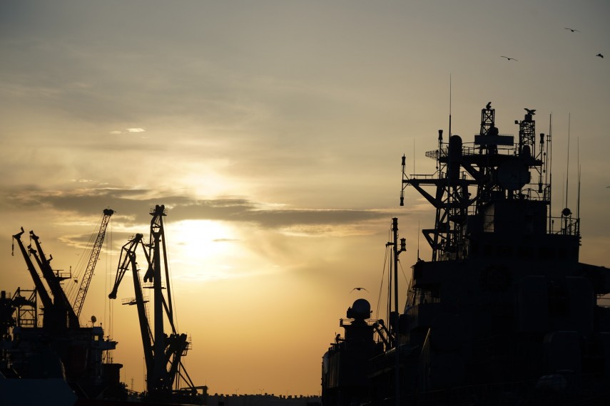 foto vanatorul de mine m 270 sublocotenent ion ghiculescu a plecat din portul militar constanta in misiune foto vanatorul de mine m 270 sublocotenent ion ghiculescu a plecat din portul militar constanta in misiune