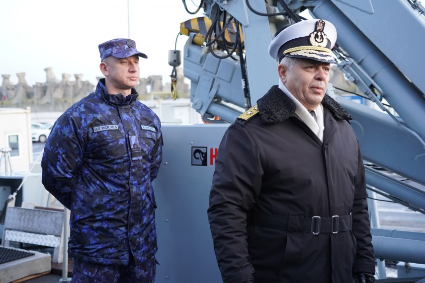 foto vanatorul de mine m 270 sublocotenent ion ghiculescu a plecat din portul militar constanta in misiune foto vanatorul de mine m 270 sublocotenent ion ghiculescu a plecat din portul militar constanta in misiune