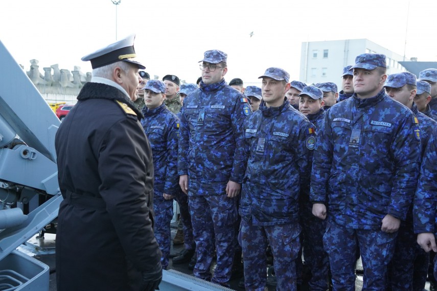 foto vanatorul de mine m 270 sublocotenent ion ghiculescu a plecat din portul militar constanta in misiune foto vanatorul de mine m 270 sublocotenent ion ghiculescu a plecat din portul militar constanta in misiune
