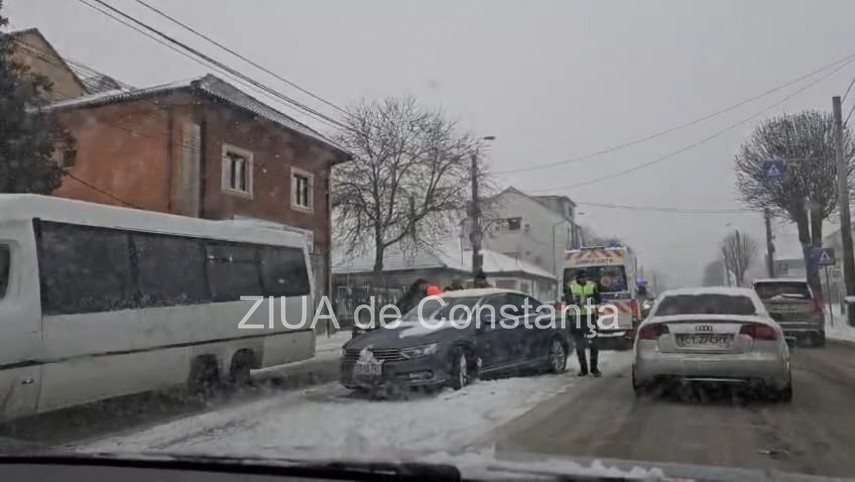 foto video eveniment rutier pe bulevardul ic bratianu din constanta 928360 foto video eveniment rutier pe bulevardul ic bratianu din constanta 928360