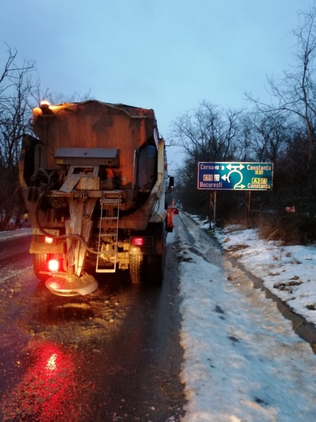 foto atentie soferi pericol de polei pe drumurile din judetul constanta 928713 foto atentie soferi pericol de polei pe drumurile din judetul constanta 928713