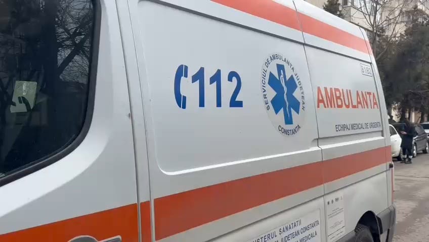 foto video alerta in constanta persoana cazuta de la etajul 7 resuscitata de urgenta 928788 foto video alerta in constanta persoana cazuta de la etajul 7 resuscitata de urgenta 928788