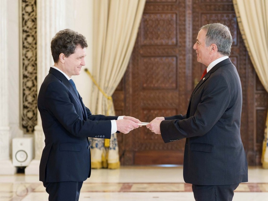 foto darryl nirenberg si a prezentat scrisorile de acreditare la palatul cotroceni incepand oficial mandatul foto darryl nirenberg si a prezentat scrisorile de acreditare la palatul cotroceni incepand oficial mandatul